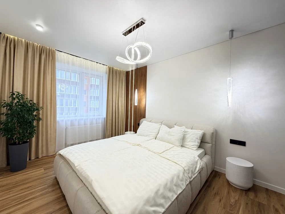 Нова 2к квартира 75 кв., Сучасний ремонт, меблі/техніка, Нау