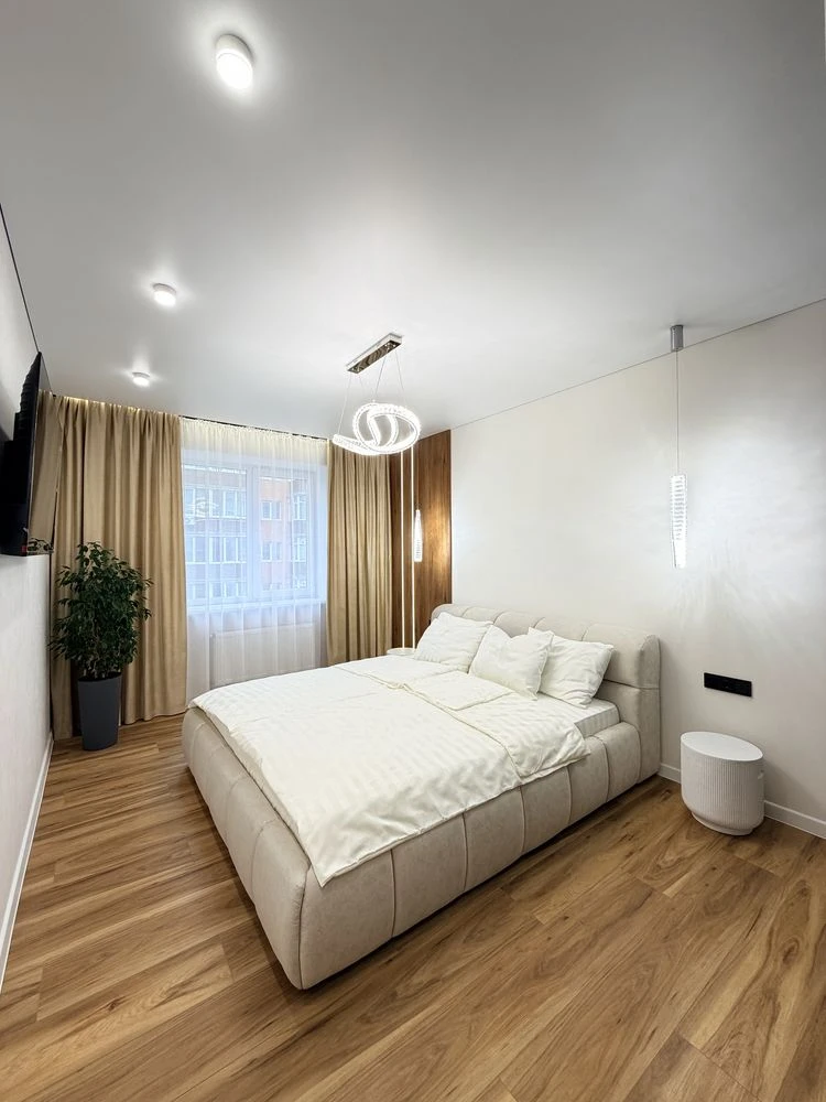 Нова 2к квартира 75 кв., Сучасний ремонт, меблі/техніка, Нау