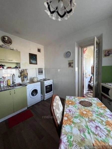 Продаж 3 кімнатна квартира в цегляному будинку вул. Пасічна