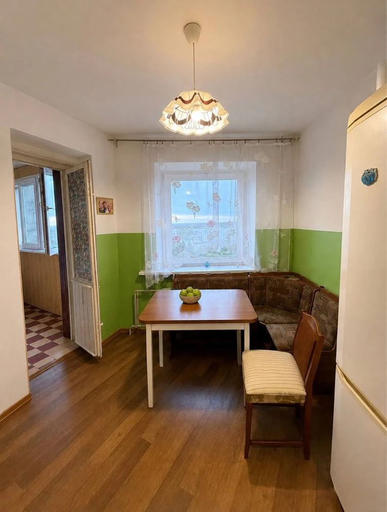 Продаж 3 кімнатна квартира в цегляному будинку вул. Пасічна