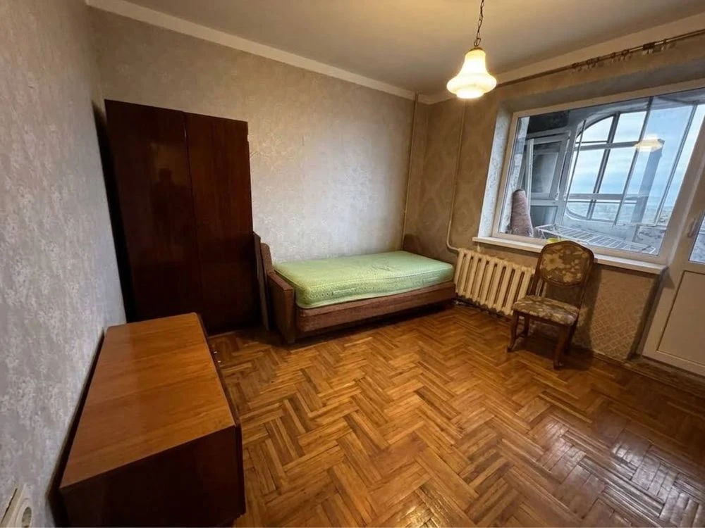 Продаж 3 кімнатна квартира в цегляному будинку вул. Пасічна