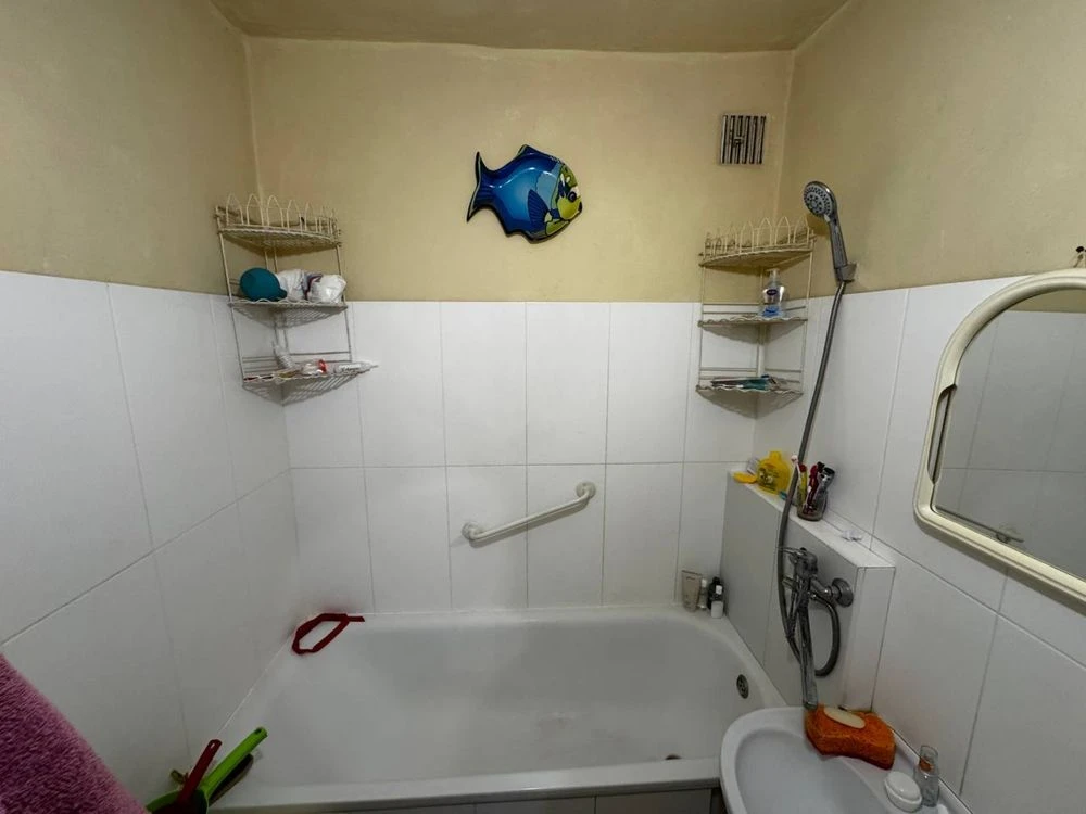 Продаж 3 кімнатна квартира в цегляному будинку вул. Пасічна