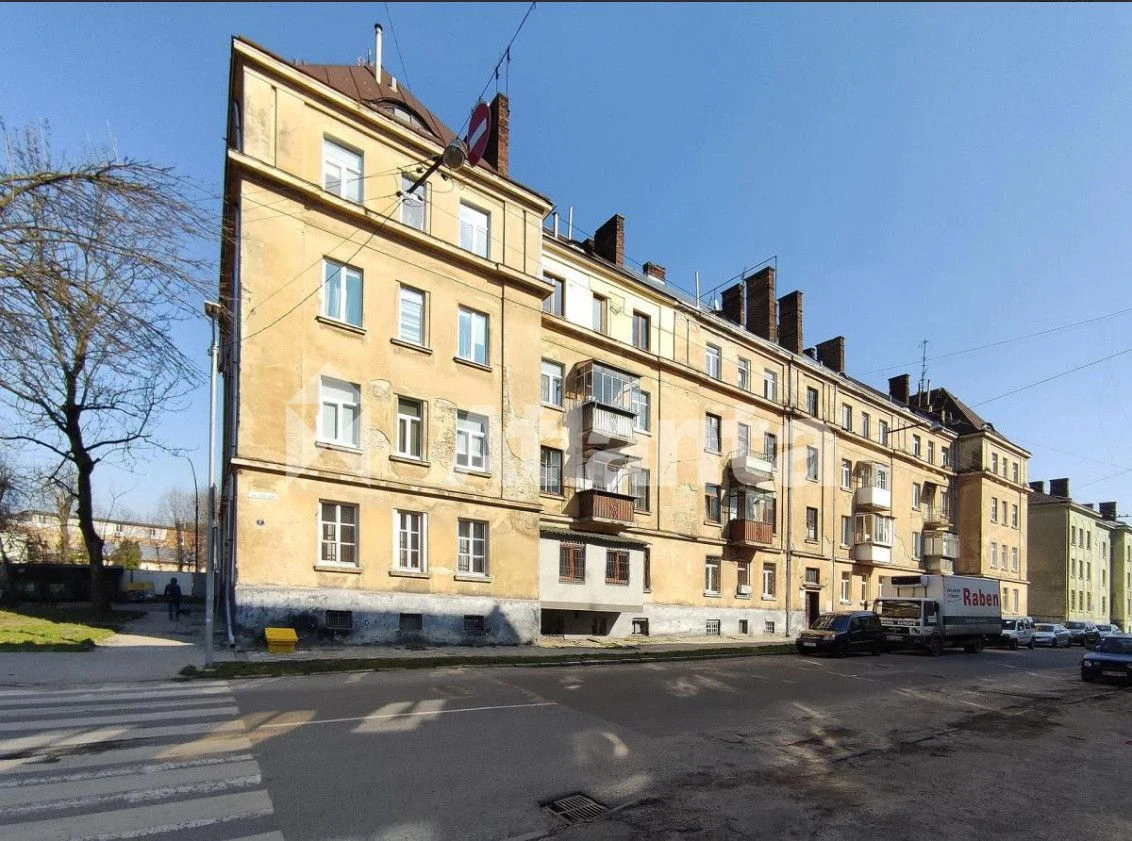 Продаж 2-х кімнатної квартири по вул. Донецька. Ближній цент