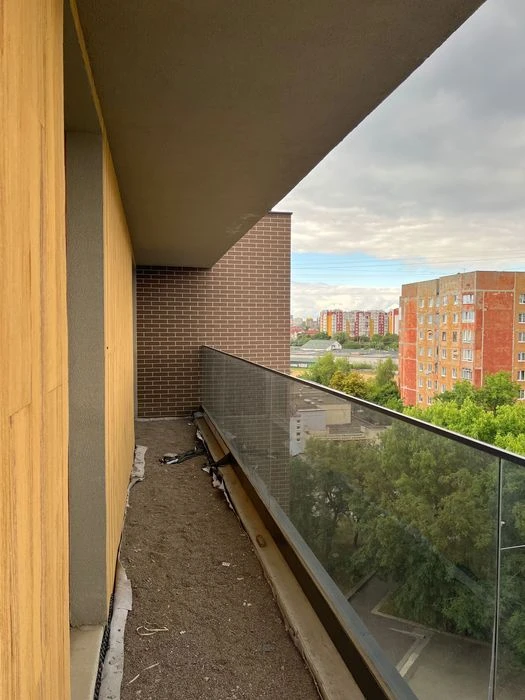 Продаж 3-кімнатної квартири з терасою у зданому клубному буд