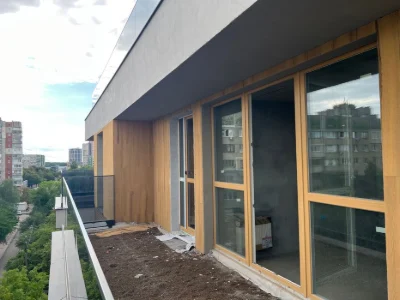 Продаж 3-кімнатної квартири з терасою у зданому клубному буд