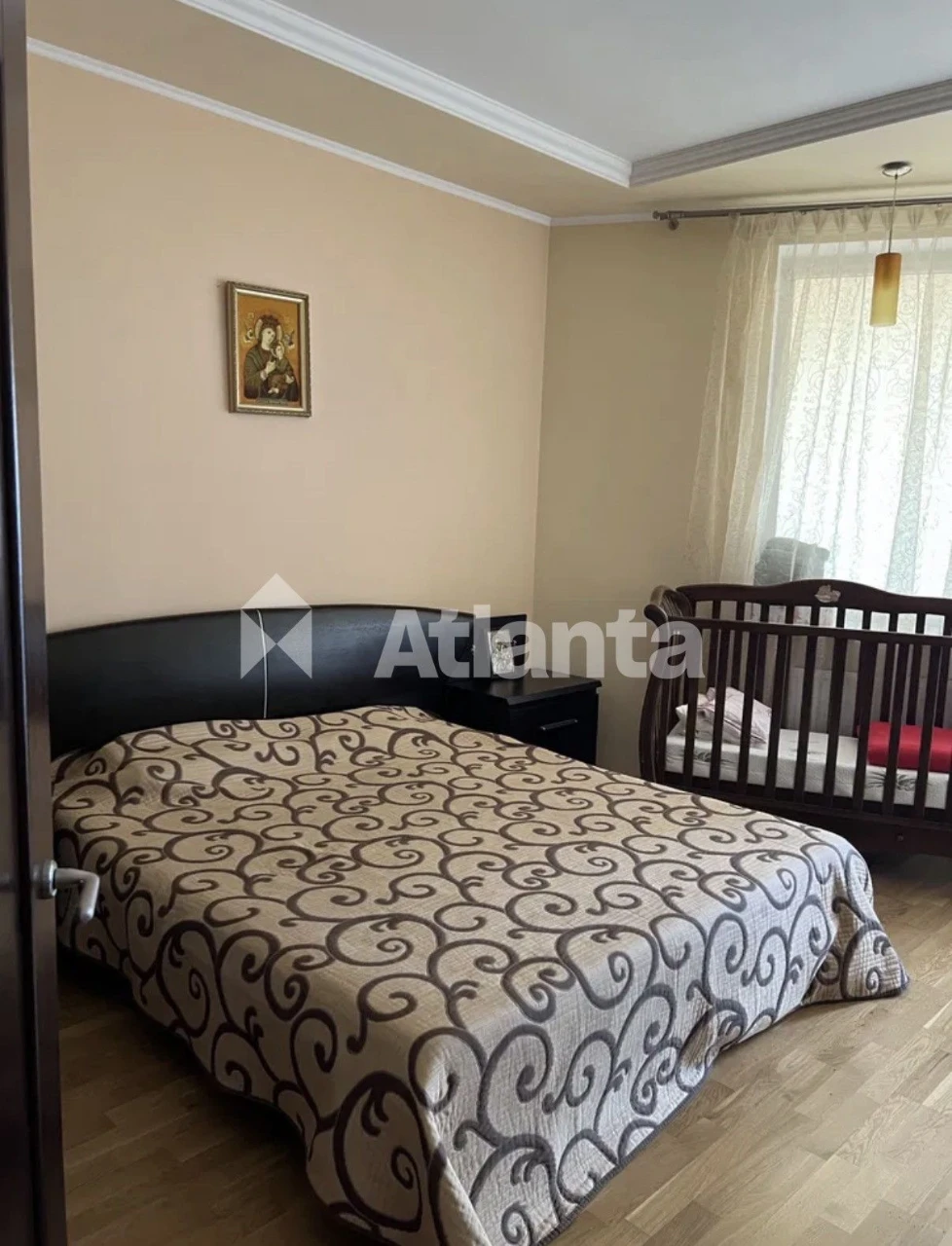 Продаж трикімнатної квартири 95 м² з ремонтом