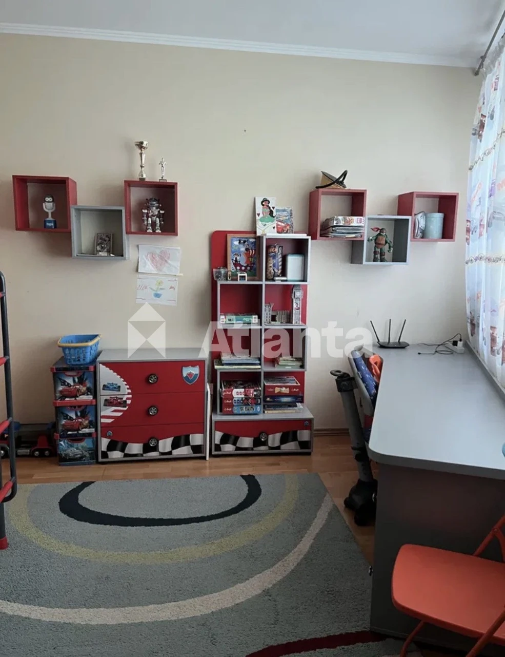 Продаж трикімнатної квартири 95 м² з ремонтом