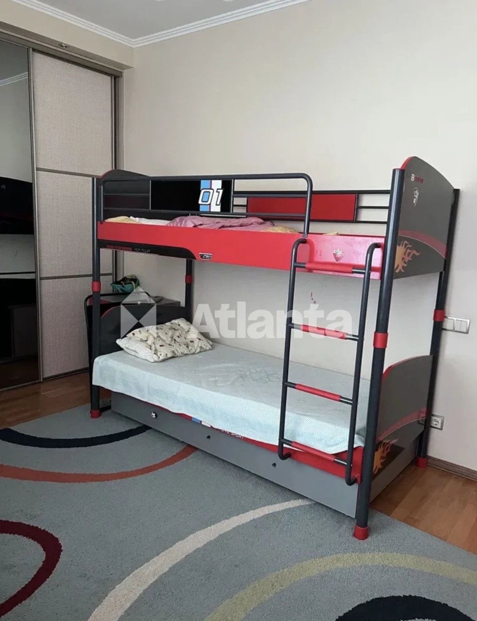 Продаж трикімнатної квартири 95 м² з ремонтом
