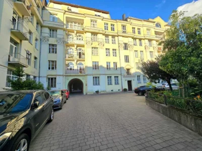 Продаж 2 кім квартири в центрі м. Львів вул. Франка 91 м. кв