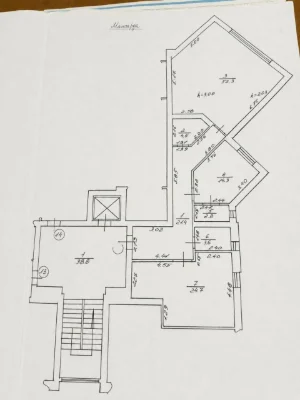 I am selling an apartment of 123m² in a clubhouse near the Pohulyan Park.