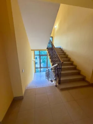 I am selling an apartment of 123m² in a clubhouse near the Pohulyan Park.