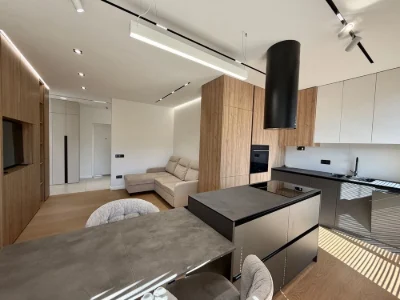 Sale of a 2-room apartment with designer renovation in a modern building