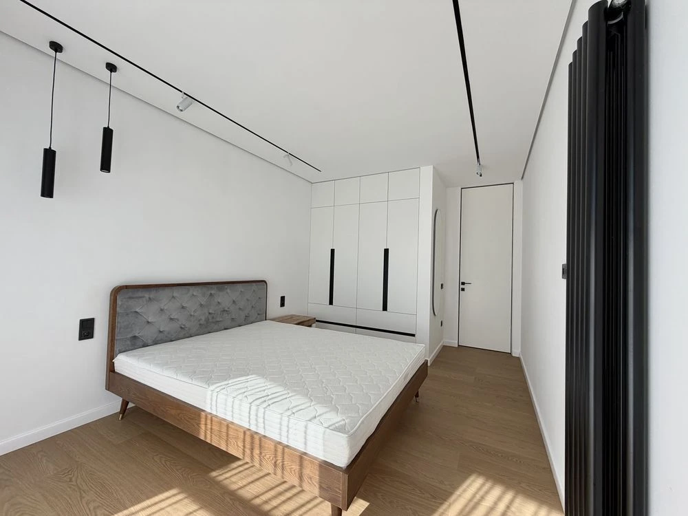 Sale of a 2-room apartment with designer renovation in a modern building