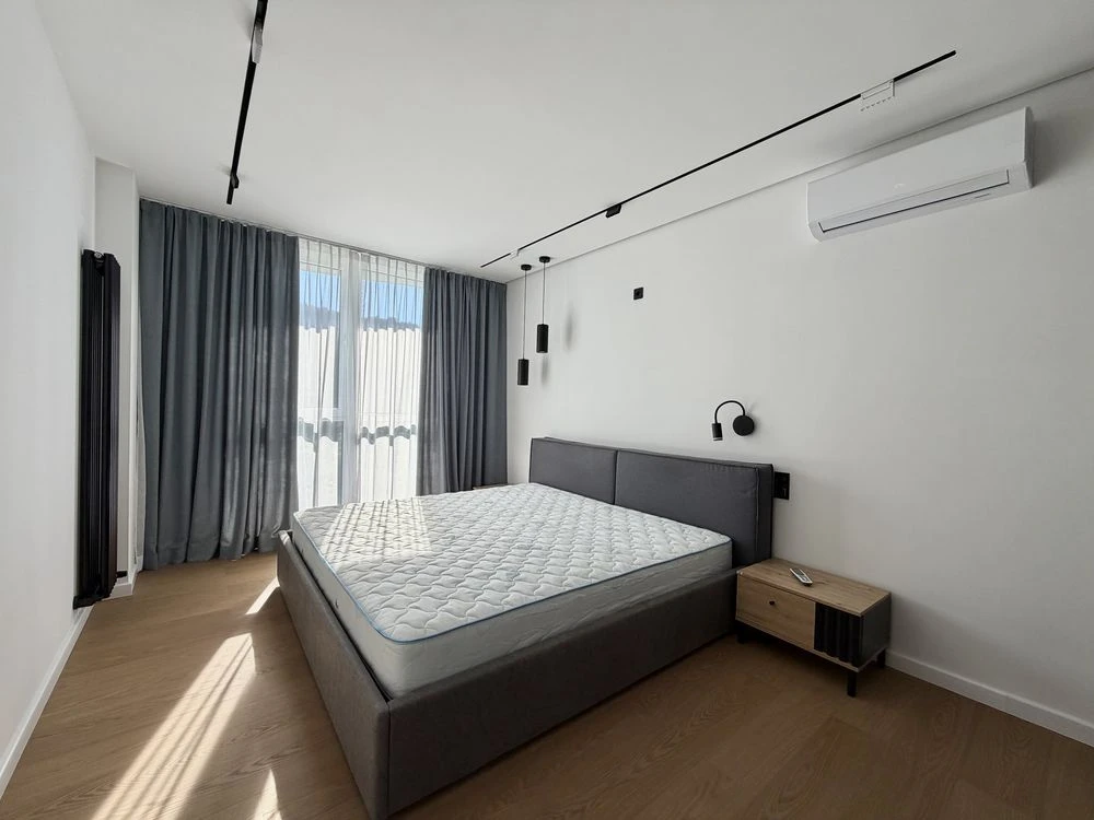 Sale of a 2-room apartment with designer renovation in a modern building