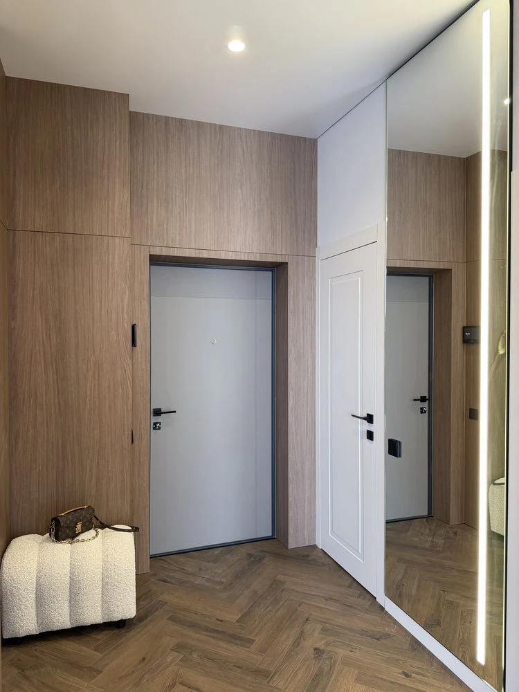 Продаж 2-х кімнатної квартири. Любомира  Романківа, Червона,