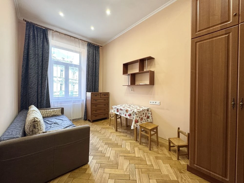 Продажа 2-комнатной квартиры в центре Львова | ул. Франко |
