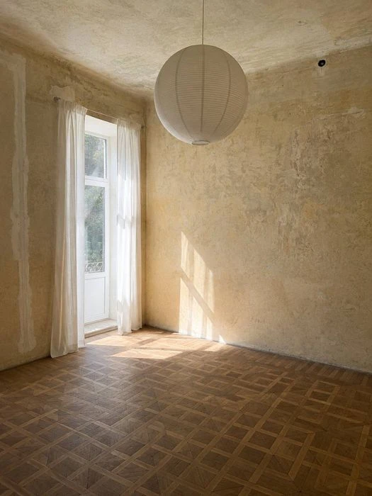 Продаж  3-кім. квартири по вул.  Патріарха Димитрія Яреми (