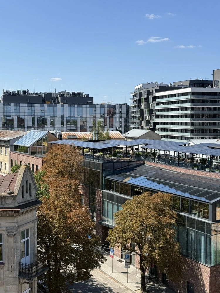 Продаж 2-кімнатної квартири (74 м²) з терасою в центрі Львов