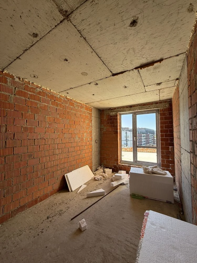 Продаж 2-кімнатної квартири (74 м²) з терасою в центрі Львов