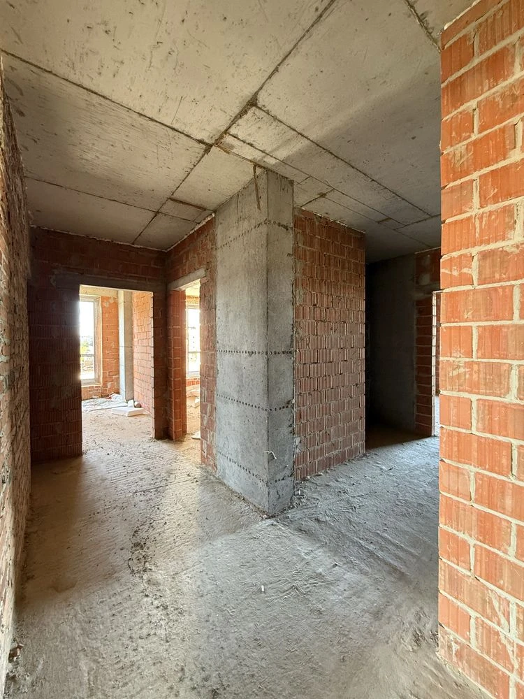 Продаж 2-кімнатної квартири (74 м²) з терасою в центрі Львов