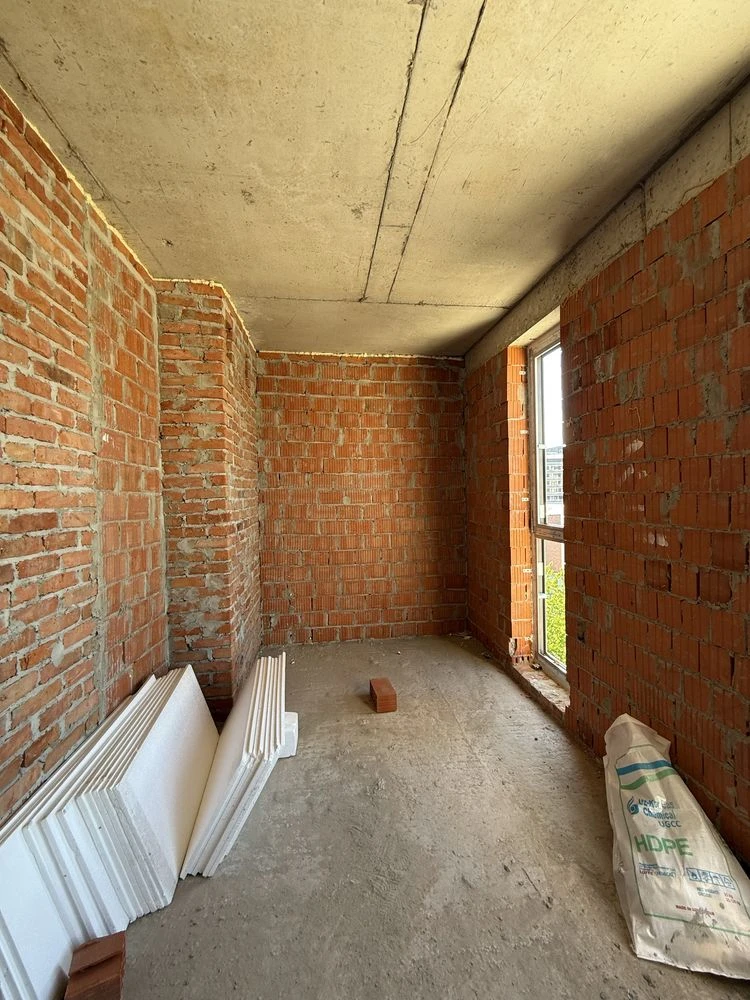 Продаж 2-кімнатної квартири (74 м²) з терасою в центрі Львов