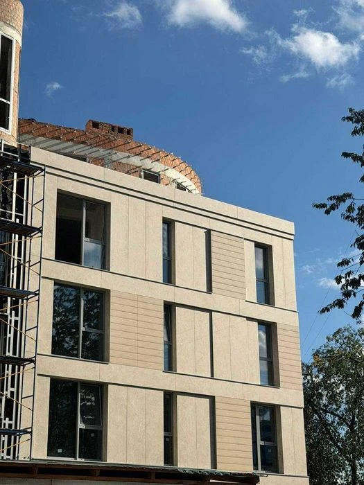 Продаж 3-кімнатної квартири з панорамною терасою  вул. Роман