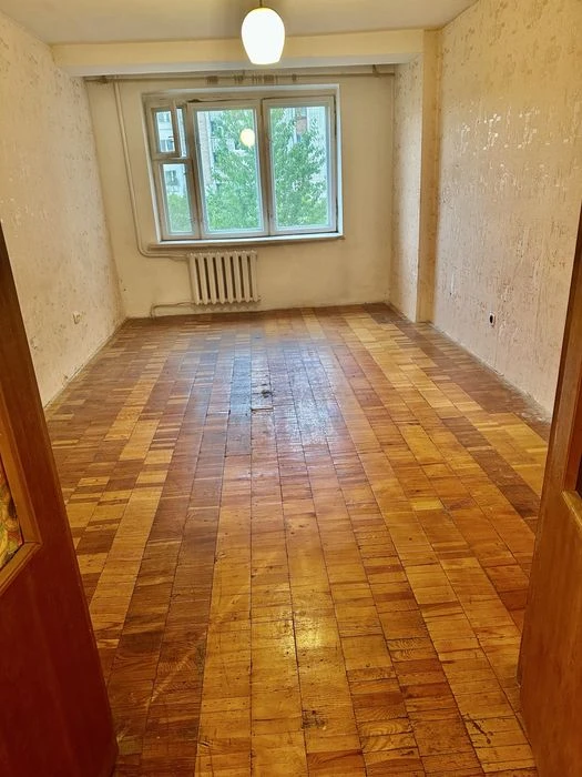 Продаж 2х кімнатноі квартири  у Франківському р-ні по в.Княг