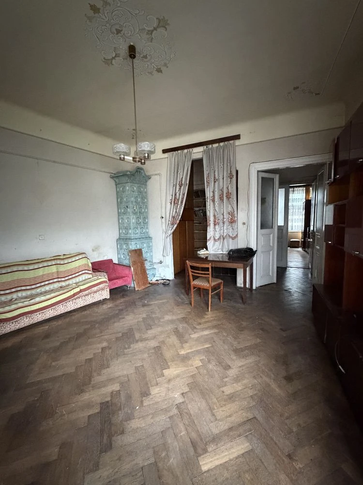 Продаж 2-х кімнатної квартири 68 м2 вул. Бандери