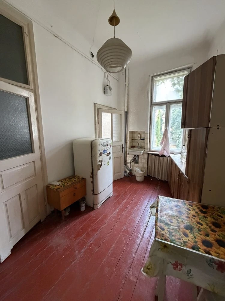 Продаж 2-х кімнатної квартири 68 м2 вул. Бандери