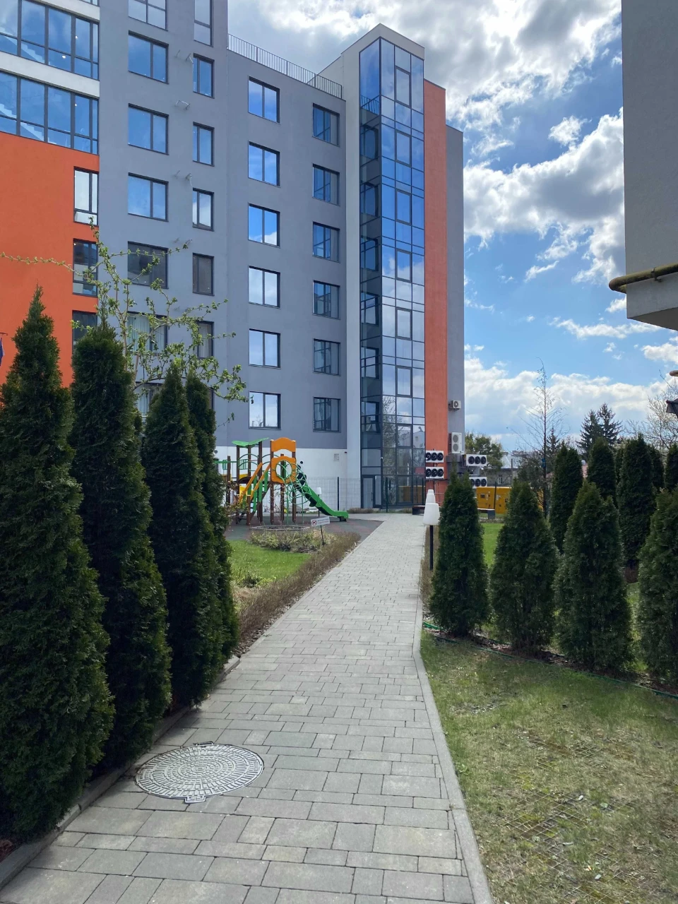 Продається 3-кімнатна квартира ЖК "Женева", вул.Шевченка,75а