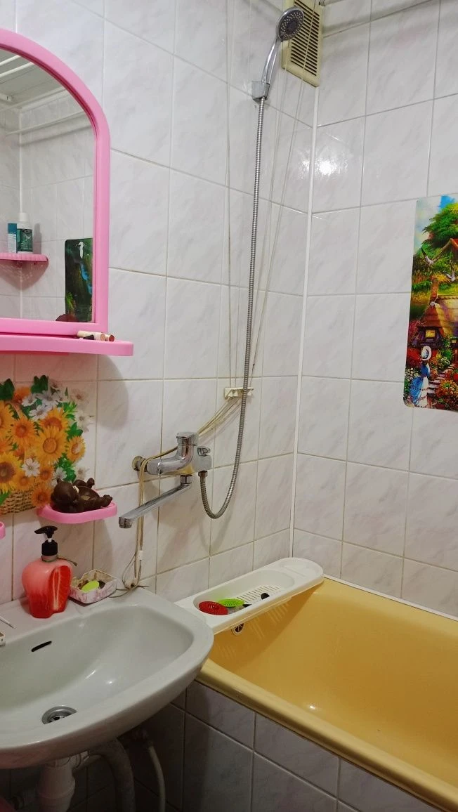 Продається 1 к.квартира по вул. Молодіжній