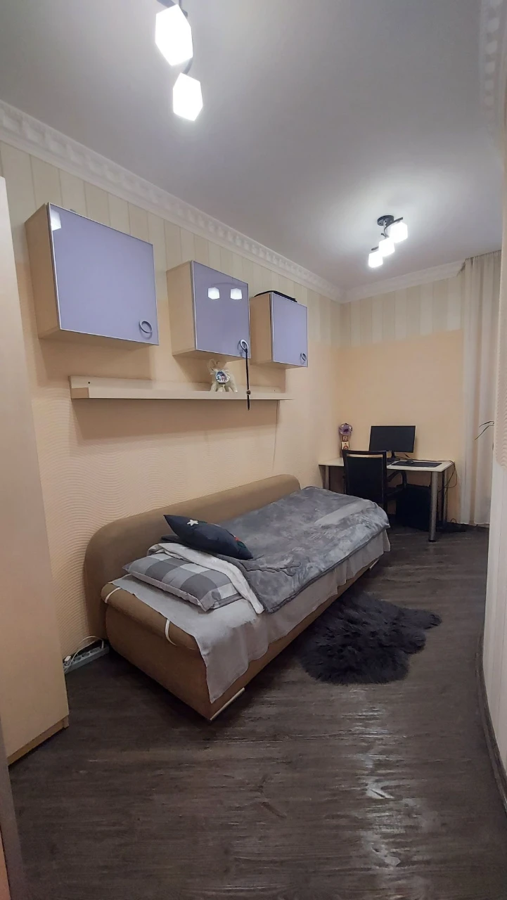 2-х кімнатна квартира 80м² з подвійним гаражем центр міста в