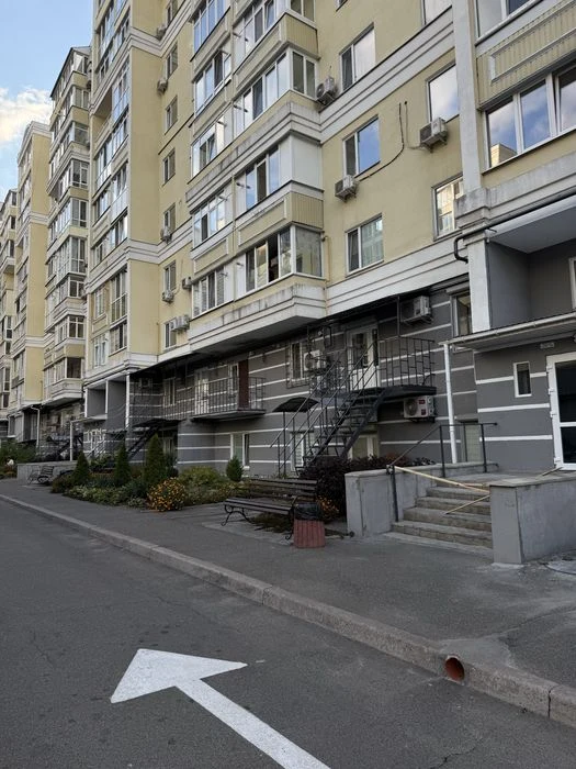 Продаж сучасної 1-кімнатної квартири (євродвушка) з автономн