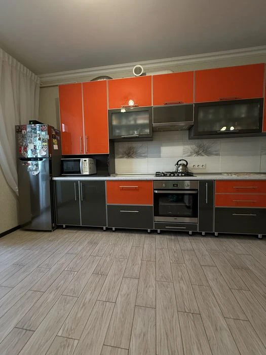 Продаж сучасної 1-кімнатної квартири (євродвушка) з автономн