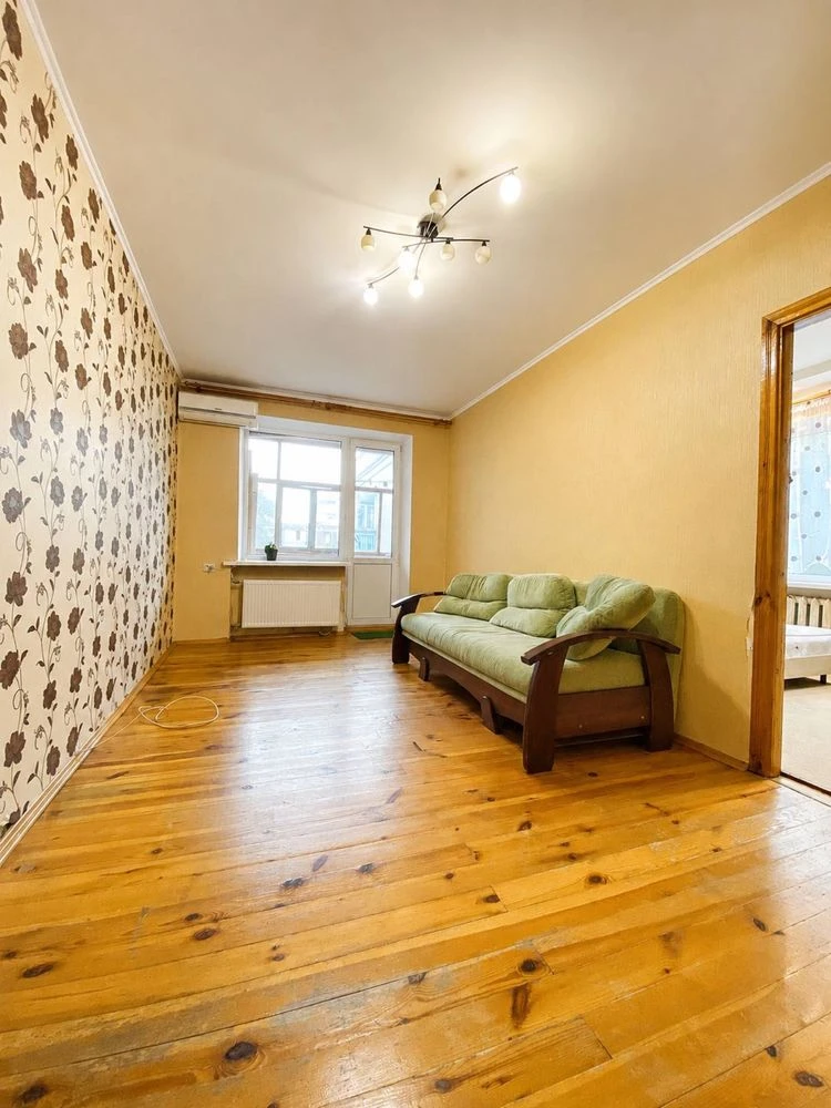 Продам 2 кімн.квартиру по вул.Льотна