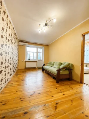 Продам 2 кімн.квартиру по вул.Льотна