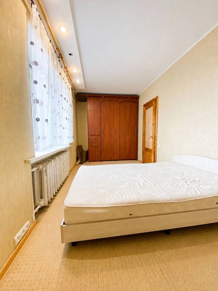 Продам 2 кімн.квартиру по вул.Льотна