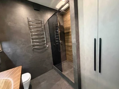 Продаж VIP 2-кімн. квартири з дизайнерським ремонтом по вул.