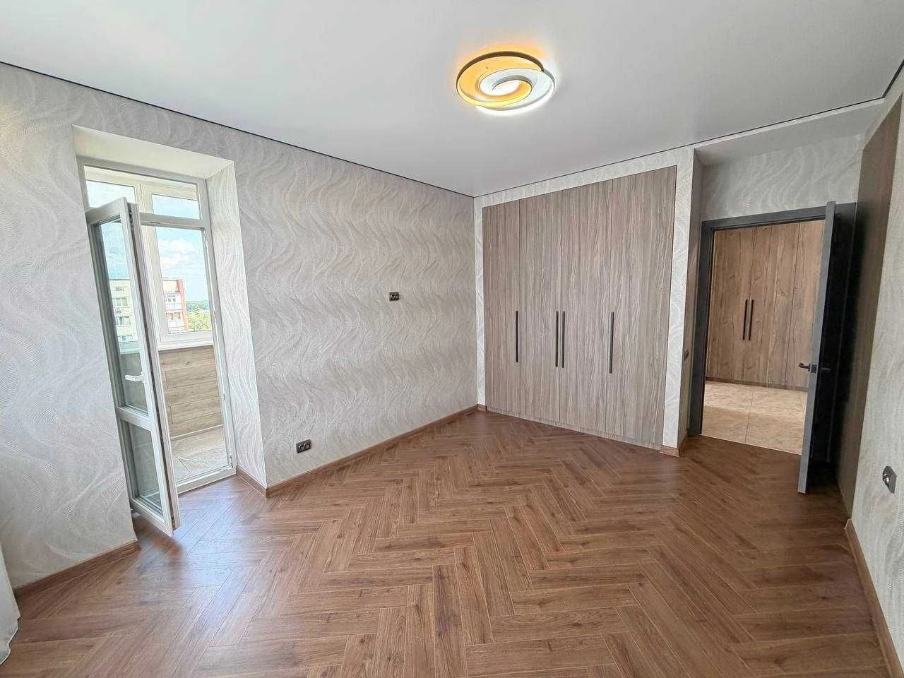 Продаж VIP 2-кімн. квартири з дизайнерським ремонтом по вул.