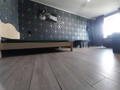 Однокімнатна квартира в цегляному будинку з меблями та техні