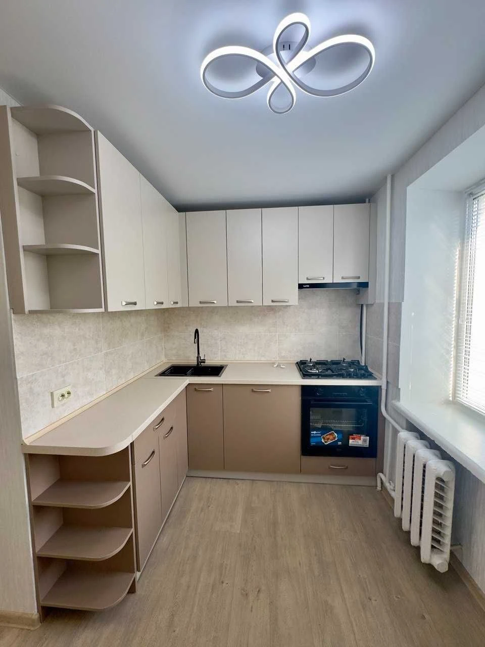 Продаж 2-кім. квартири 47.8м2 на вул. Левка Лук’яненка. Нови