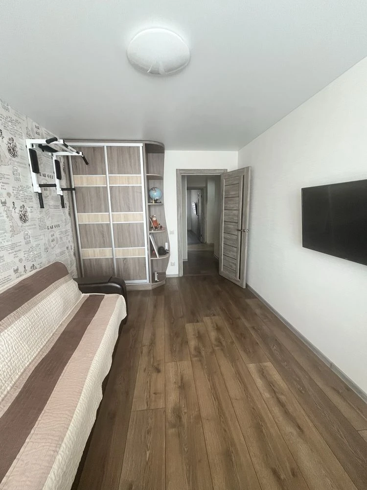 Продам 2-кімнатну квартиру з кладовою, на Масанах