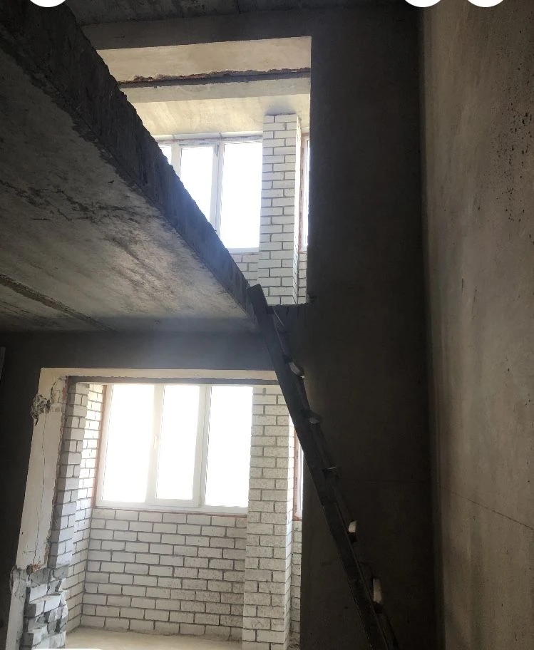 Продам дворівневу квартиру Масани