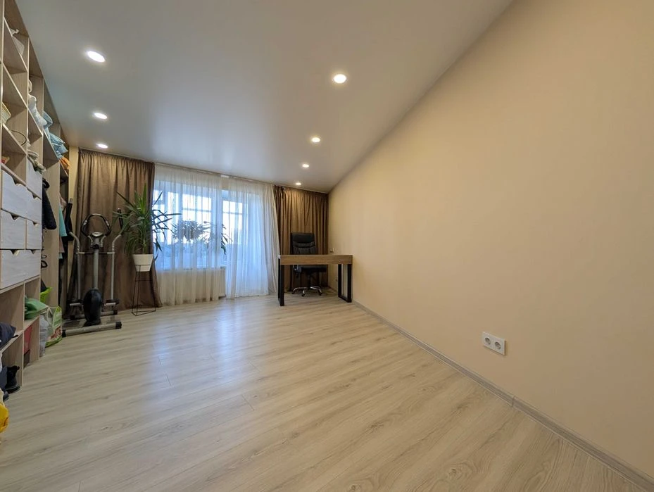 4-кімнатна квартира 97 м² біля Міського парку, 5 поверх RD