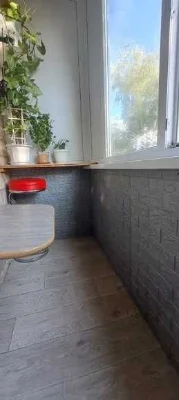 Продам 2-х кім квартиру в гарному стані р-н ринок Нива