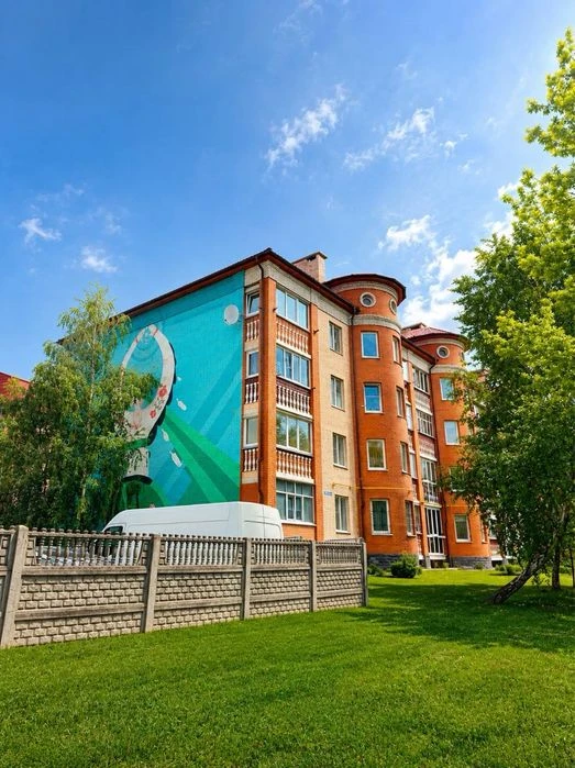 Продаж квартири на 1 поверсі цегляного будинку, 84 кв. Масан