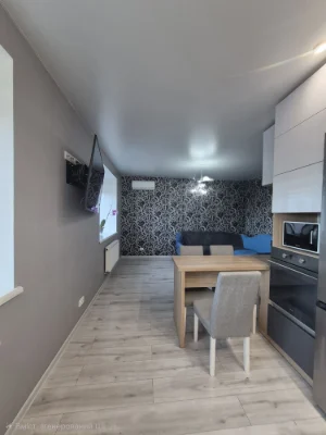 Продаж 3-кімнатної студії в цегляному будинку на Єськова. Пр