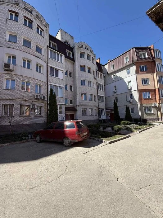 ТОП ЛОКАЦІЯ  Княжа 7 Продаж 3 кім квартири  99.8 м2