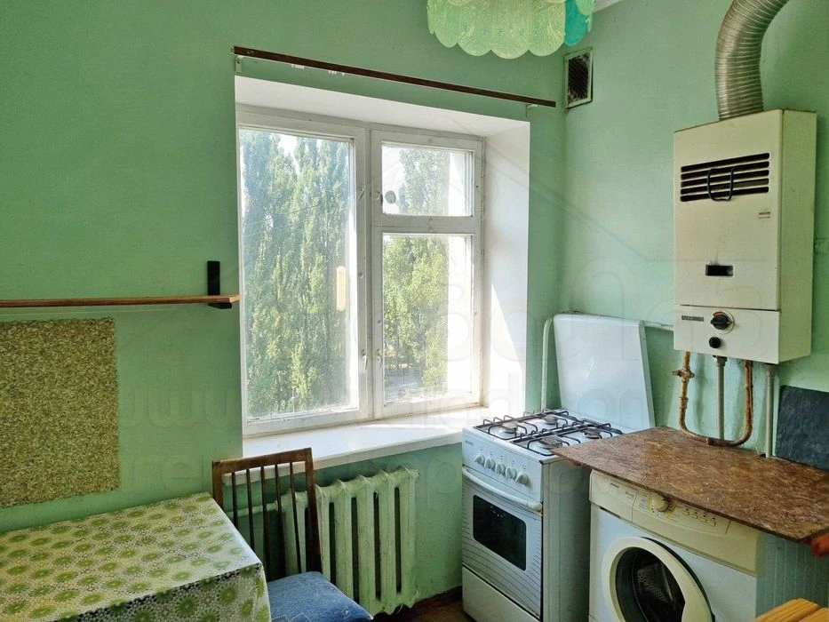 4 кімнатна квартира 64м2 по пр. Лук'яненка в районі Ниви-KI