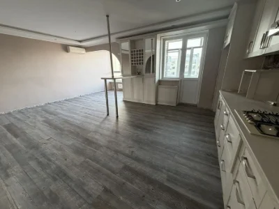 Продаж дворівневої  квартири в центрі , 208 м2, автономне оп